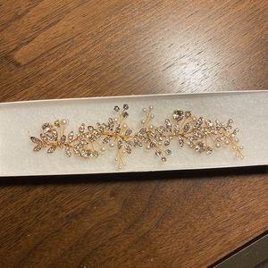 Bridal hair piece 7”